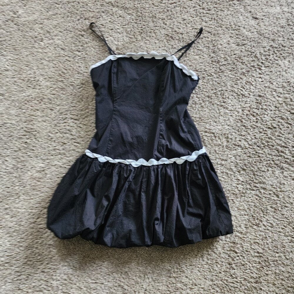 Bubble Skirt Dress with Scallop Print